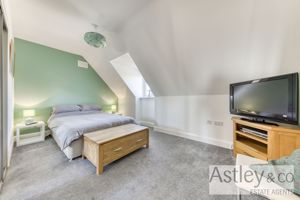 bed2- click for photo gallery